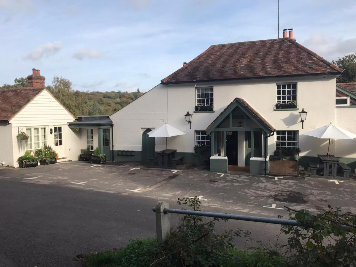 The Kings Head Hotel Dorking Exterior photo